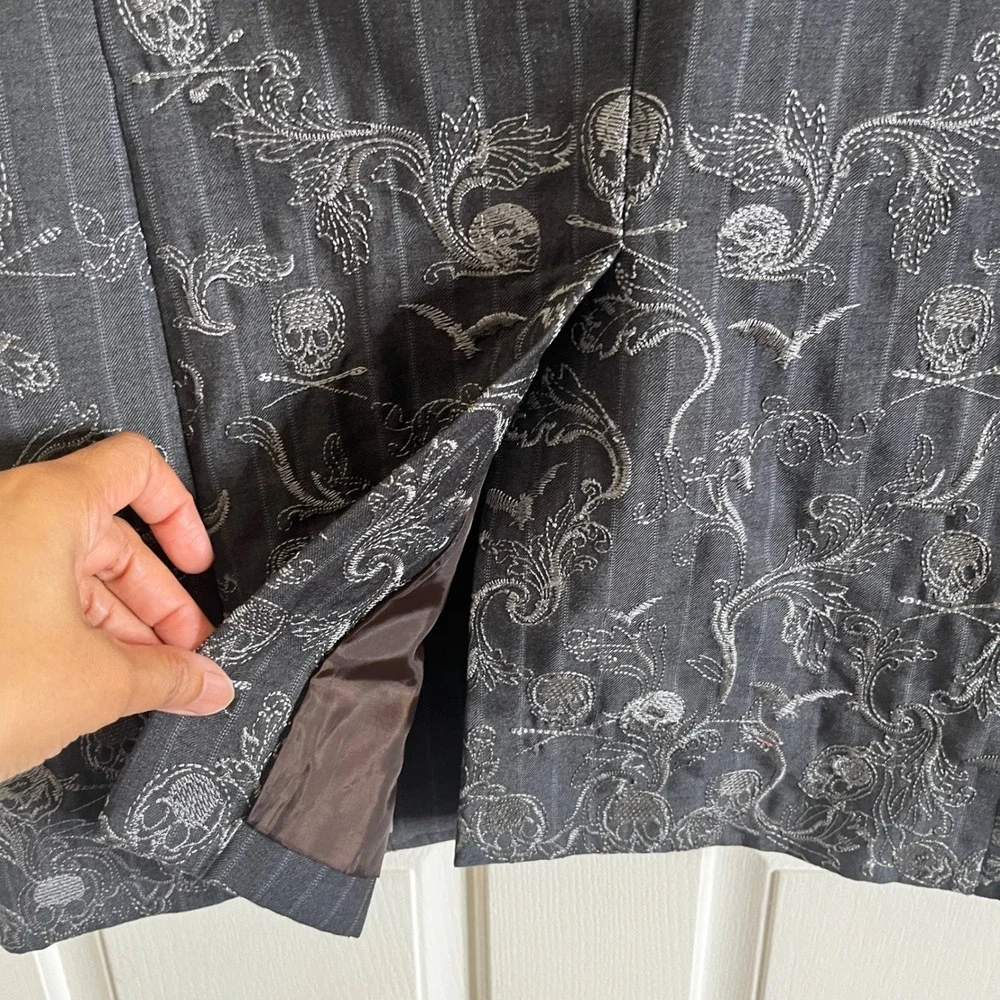 Marc Ecko Blazer Mens‎ M Grey Skull Embroidered Pinstripe Sport Coat Goth Punk